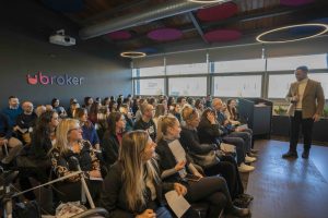 uBroker Convention Hall 02
